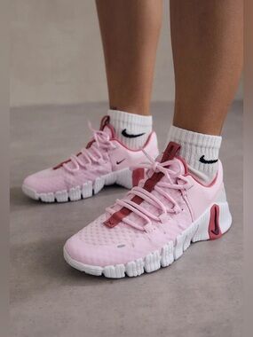 Nike Metcon 5 Pink Foam and Dark Team Red Adobe